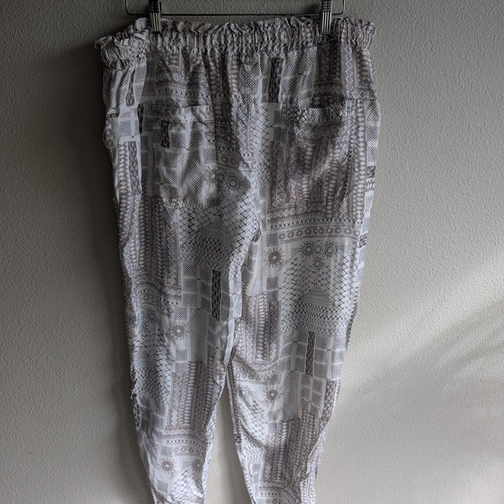 Johnny Was Patterned Cream Pants - Picture 3 of 4
